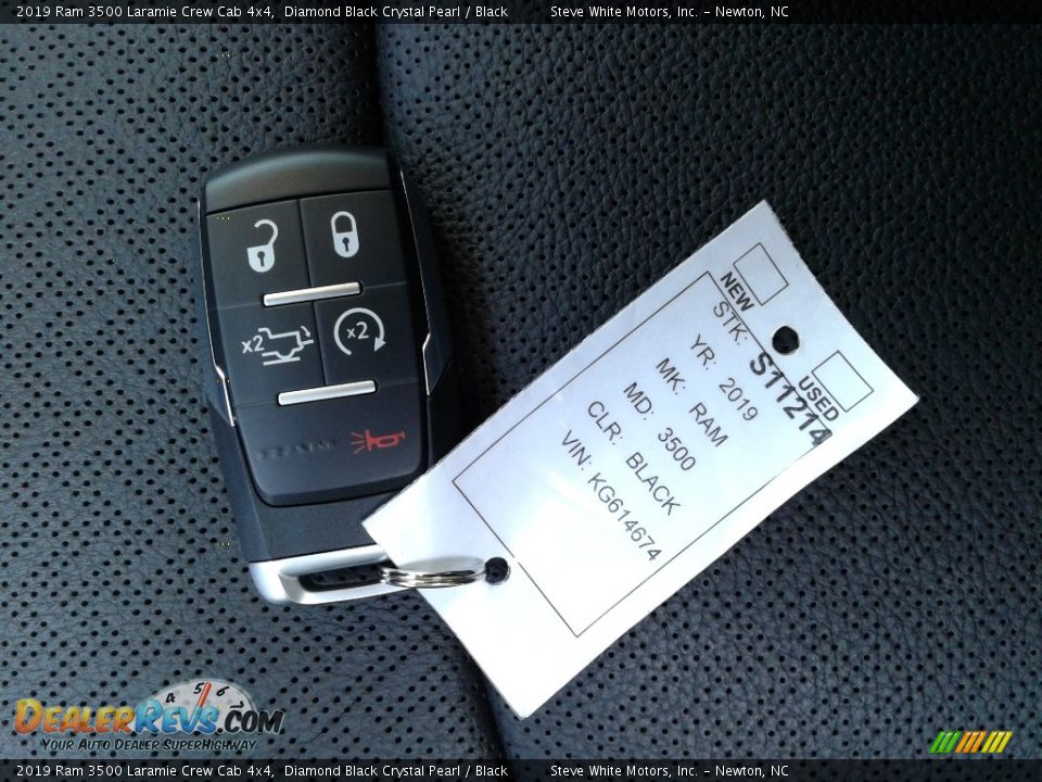 Keys of 2019 Ram 3500 Laramie Crew Cab 4x4 Photo #34