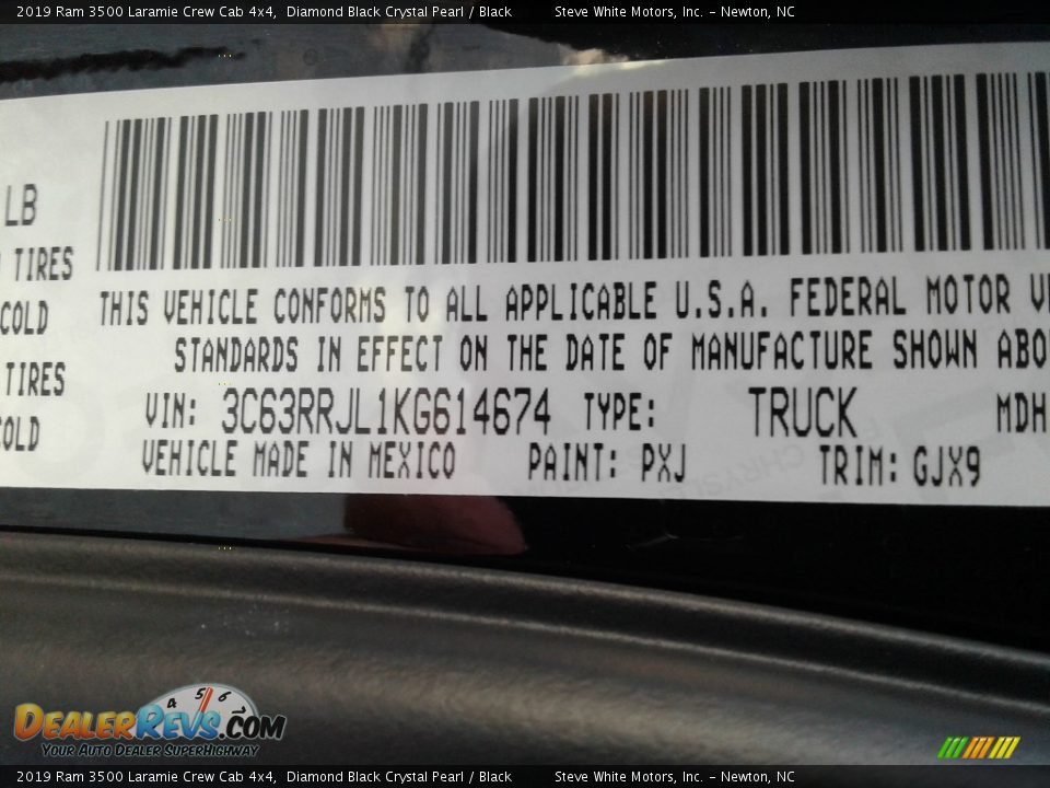 2019 Ram 3500 Laramie Crew Cab 4x4 Diamond Black Crystal Pearl / Black Photo #36