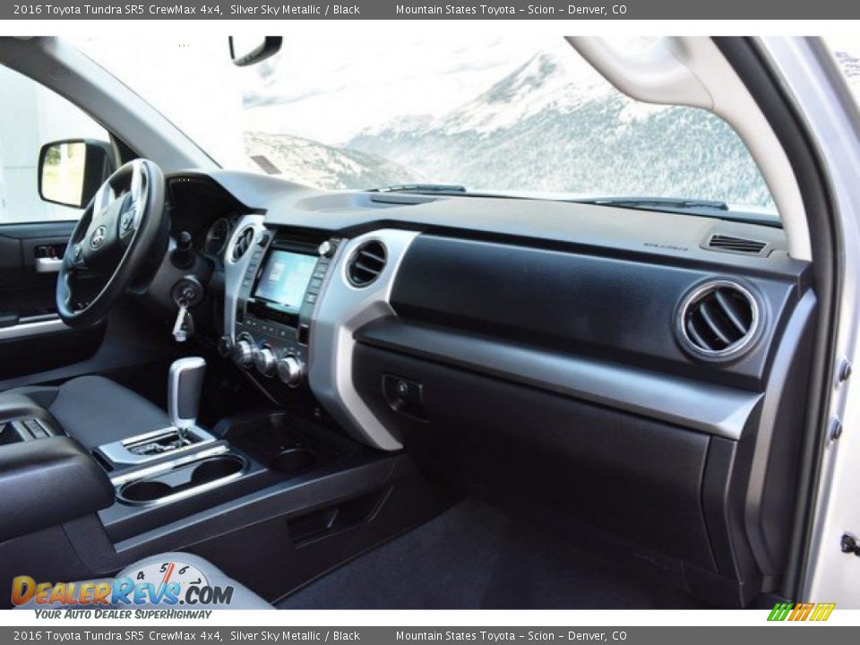 2016 Toyota Tundra SR5 CrewMax 4x4 Silver Sky Metallic / Black Photo #16