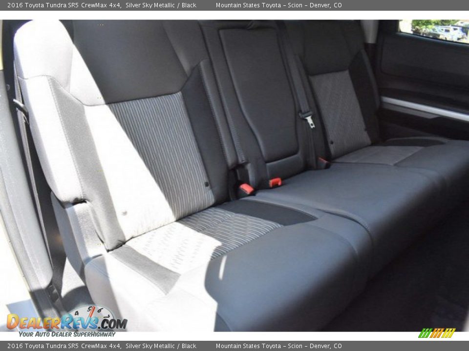 2016 Toyota Tundra SR5 CrewMax 4x4 Silver Sky Metallic / Black Photo #22