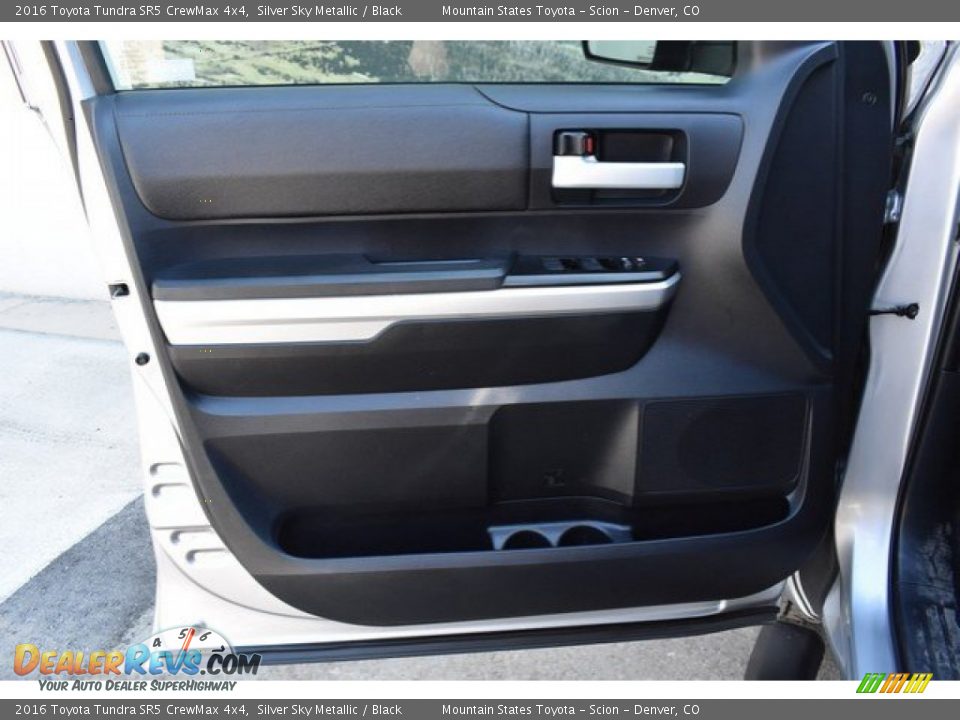 2016 Toyota Tundra SR5 CrewMax 4x4 Silver Sky Metallic / Black Photo #24