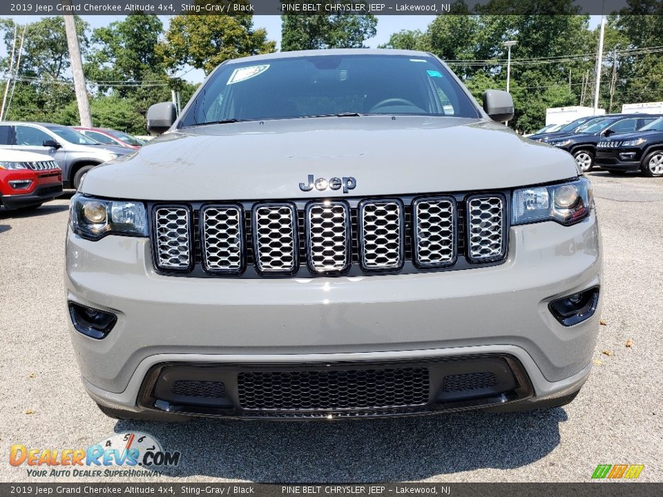 2019 Jeep Grand Cherokee Altitude 4x4 Sting-Gray / Black Photo #2