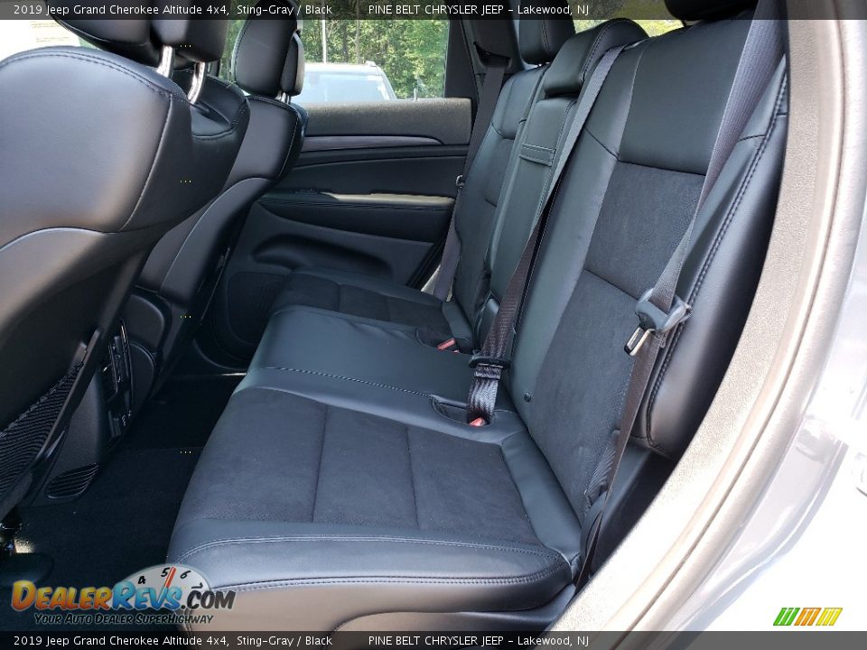 2019 Jeep Grand Cherokee Altitude 4x4 Sting-Gray / Black Photo #6