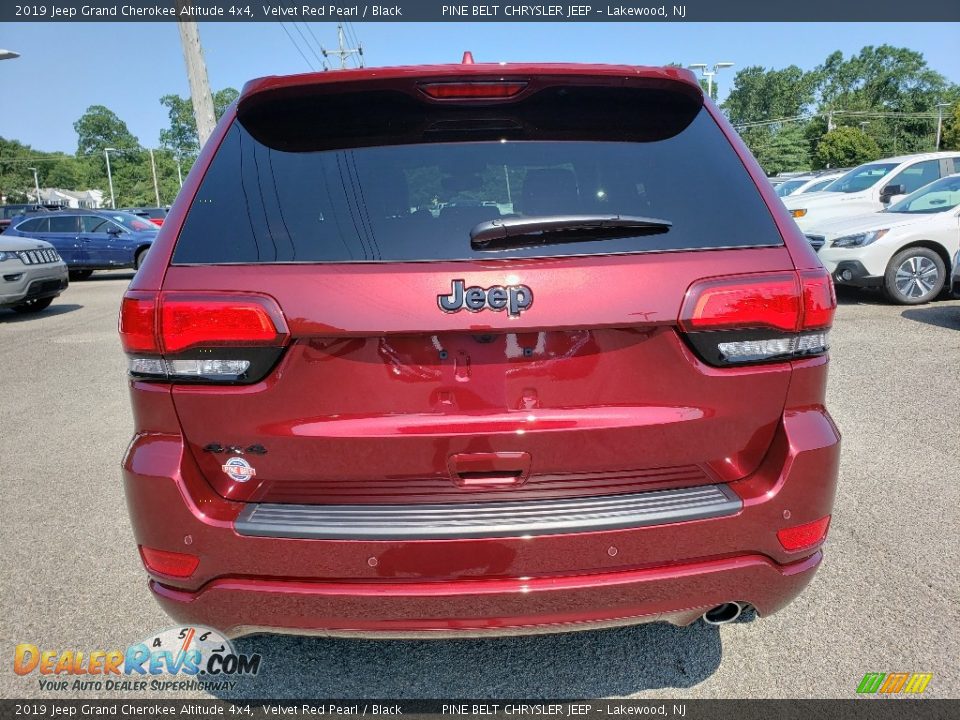 2019 Jeep Grand Cherokee Altitude 4x4 Velvet Red Pearl / Black Photo #5