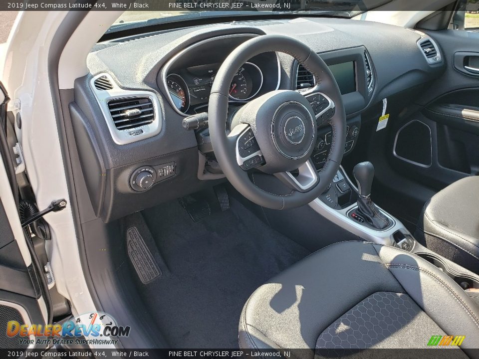 2019 Jeep Compass Latitude 4x4 White / Black Photo #7