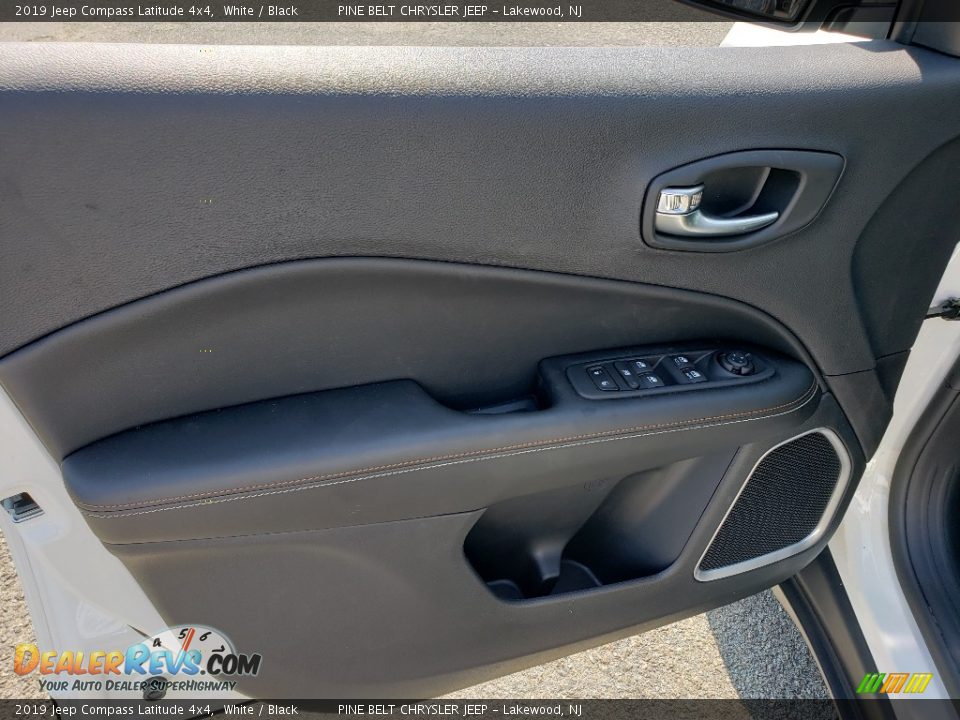 2019 Jeep Compass Latitude 4x4 White / Black Photo #8