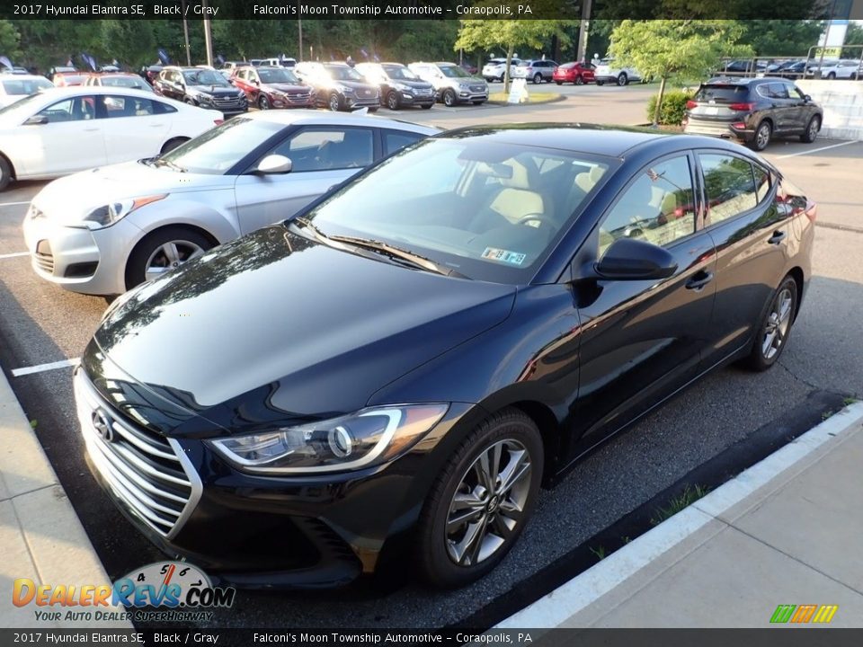 2017 Hyundai Elantra SE Black / Gray Photo #1