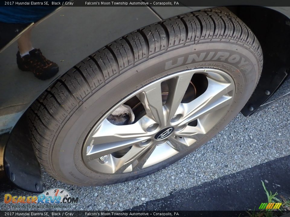 2017 Hyundai Elantra SE Black / Gray Photo #4