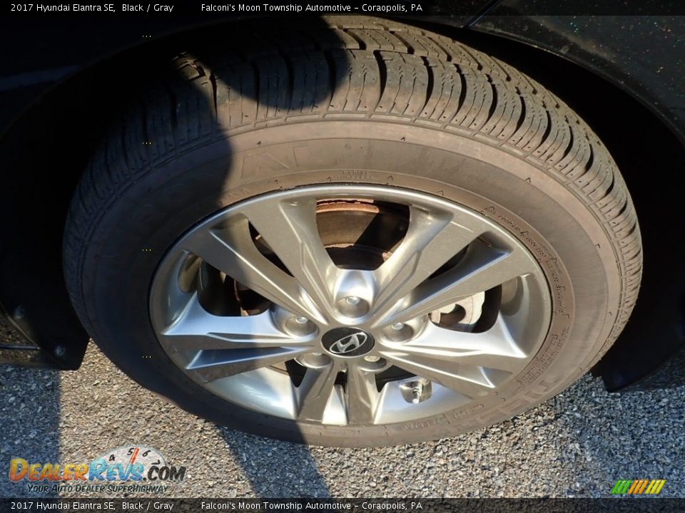2017 Hyundai Elantra SE Black / Gray Photo #5