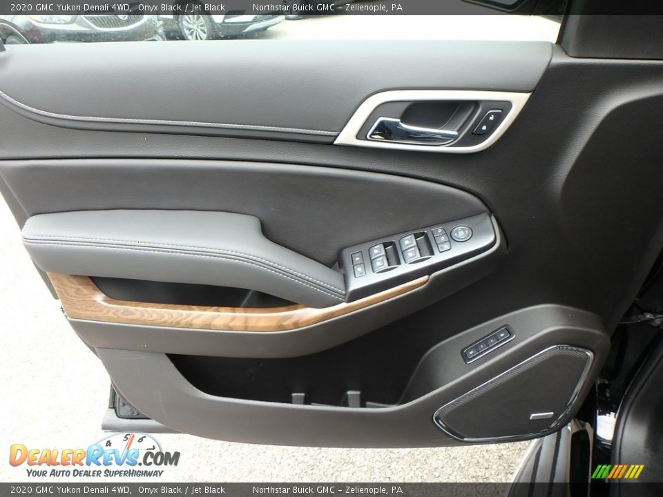 Door Panel of 2020 GMC Yukon Denali 4WD Photo #15