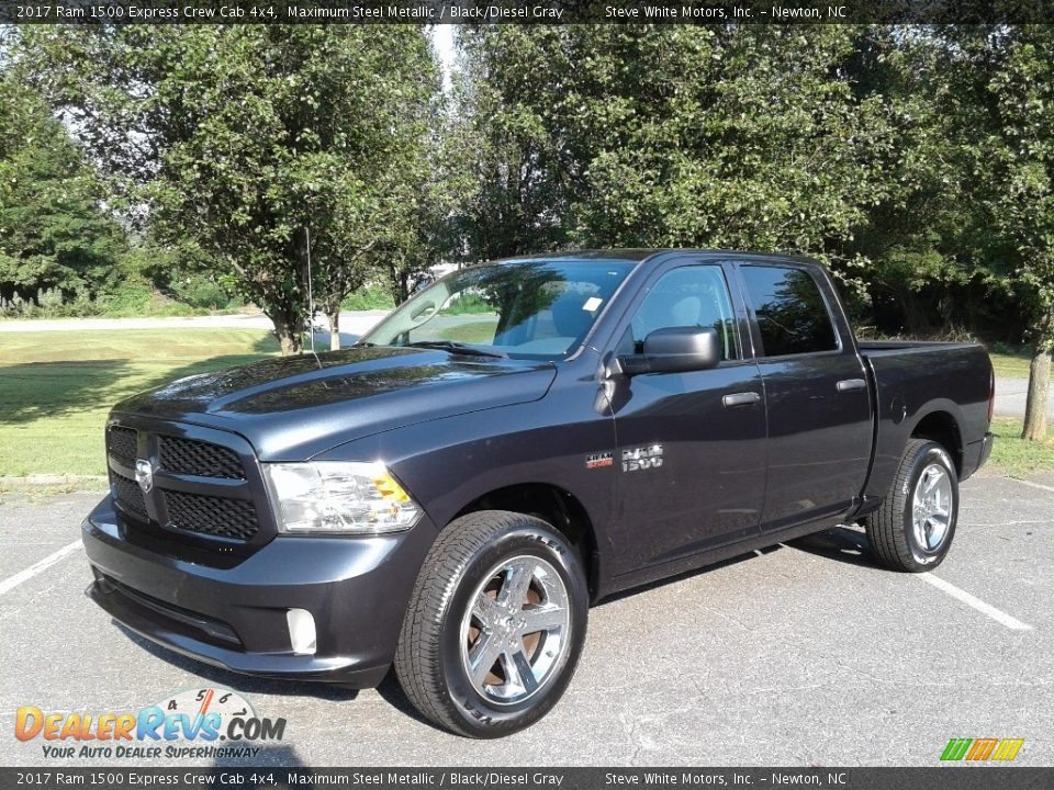 2017 Ram 1500 Express Crew Cab 4x4 Maximum Steel Metallic / Black/Diesel Gray Photo #2