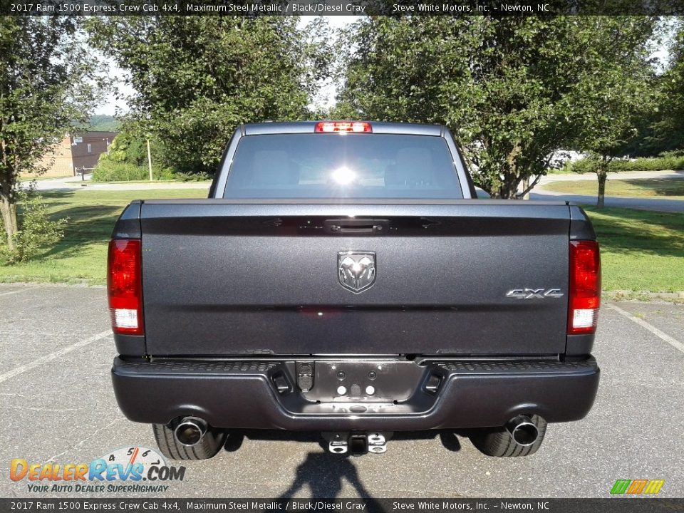 2017 Ram 1500 Express Crew Cab 4x4 Maximum Steel Metallic / Black/Diesel Gray Photo #7