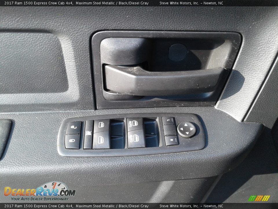 2017 Ram 1500 Express Crew Cab 4x4 Maximum Steel Metallic / Black/Diesel Gray Photo #9