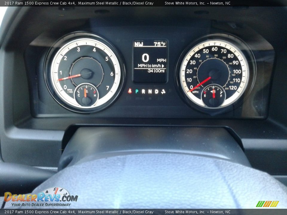 2017 Ram 1500 Express Crew Cab 4x4 Maximum Steel Metallic / Black/Diesel Gray Photo #17