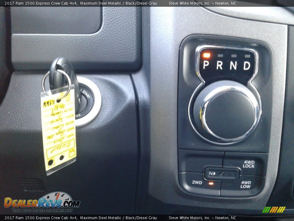 2017 Ram 1500 Express Crew Cab 4x4 Maximum Steel Metallic / Black/Diesel Gray Photo #21