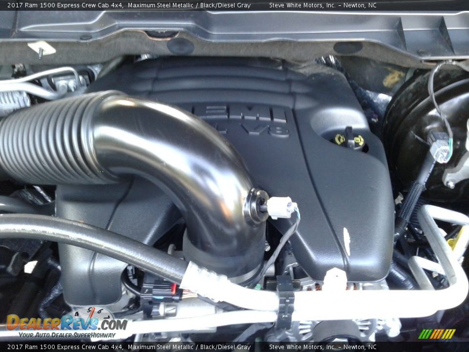 2017 Ram 1500 Express Crew Cab 4x4 Maximum Steel Metallic / Black/Diesel Gray Photo #26