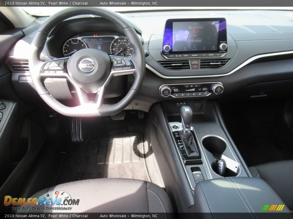 2019 Nissan Altima SV Pearl White / Charcoal Photo #15