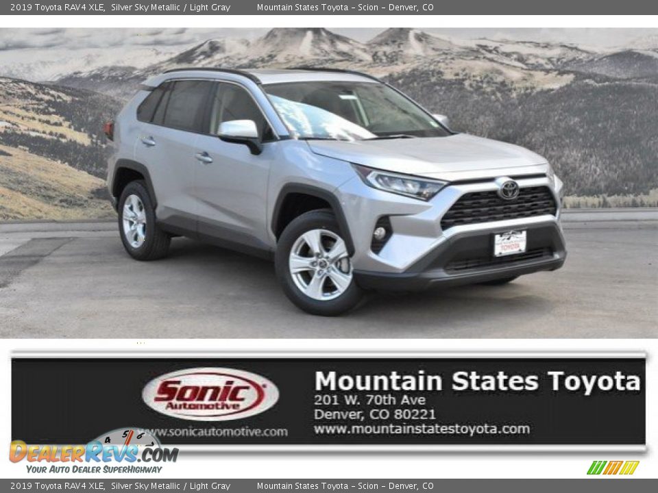2019 Toyota RAV4 XLE Silver Sky Metallic / Light Gray Photo #1