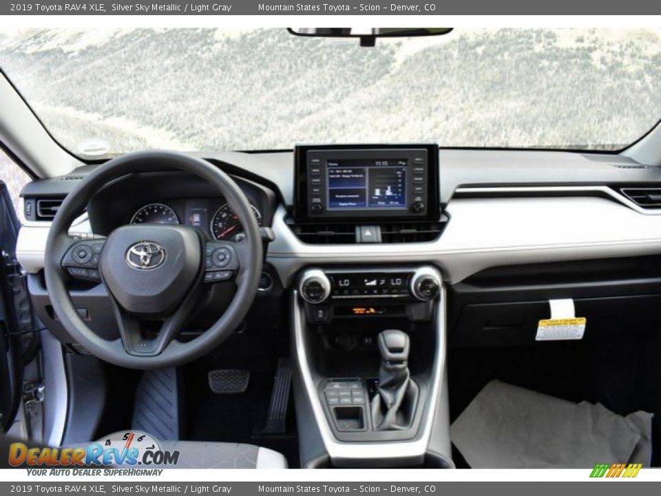 2019 Toyota RAV4 XLE Silver Sky Metallic / Light Gray Photo #7