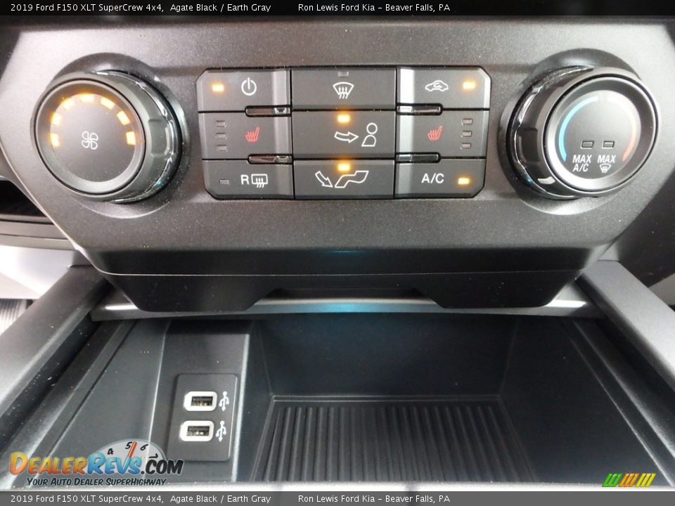 Controls of 2019 Ford F150 XLT SuperCrew 4x4 Photo #19