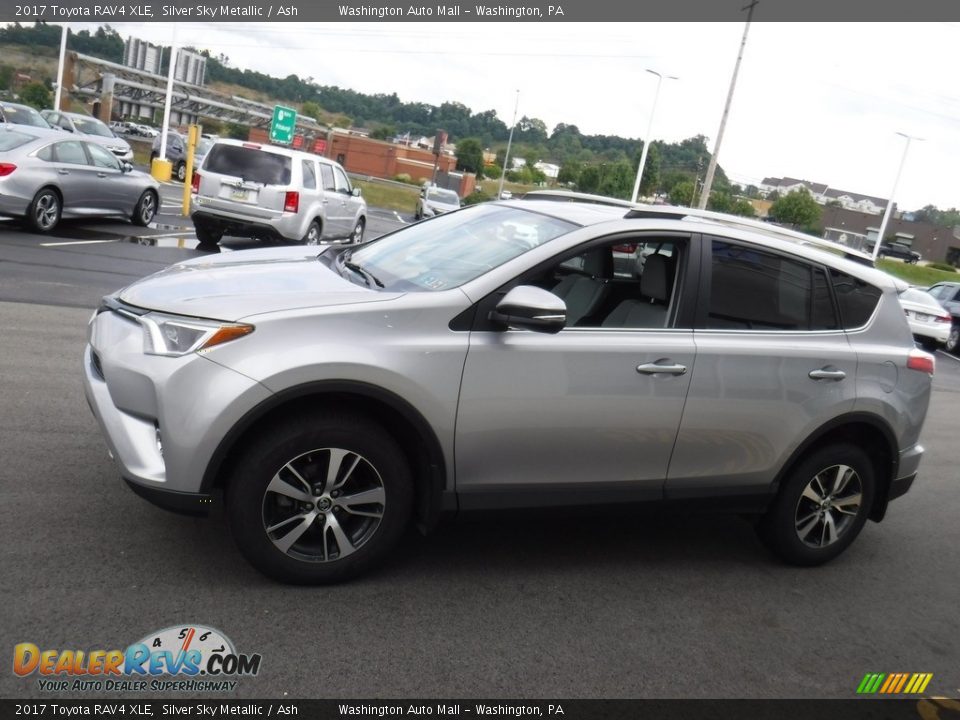 2017 Toyota RAV4 XLE Silver Sky Metallic / Ash Photo #7