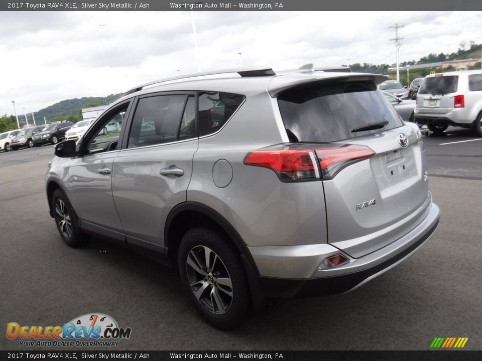 2017 Toyota RAV4 XLE Silver Sky Metallic / Ash Photo #8