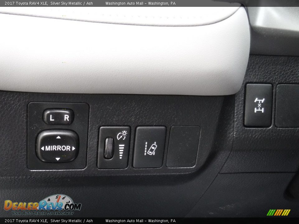 2017 Toyota RAV4 XLE Silver Sky Metallic / Ash Photo #14
