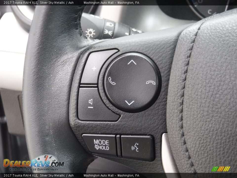 2017 Toyota RAV4 XLE Silver Sky Metallic / Ash Photo #21