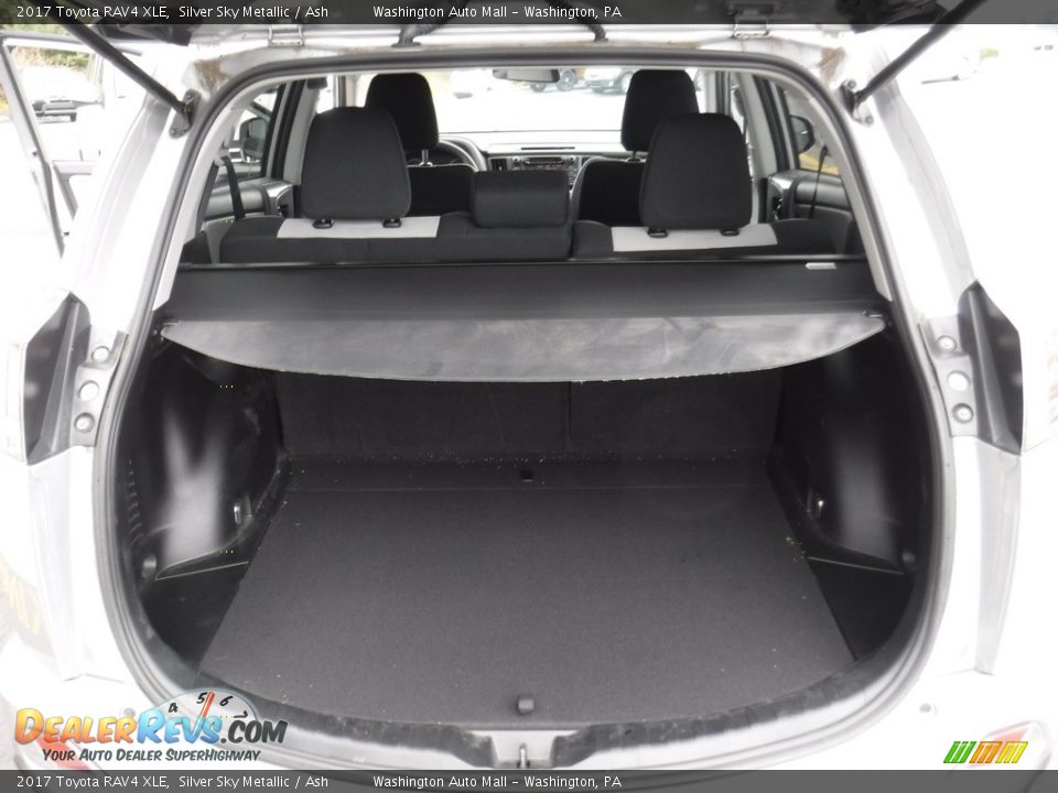 2017 Toyota RAV4 XLE Silver Sky Metallic / Ash Photo #25