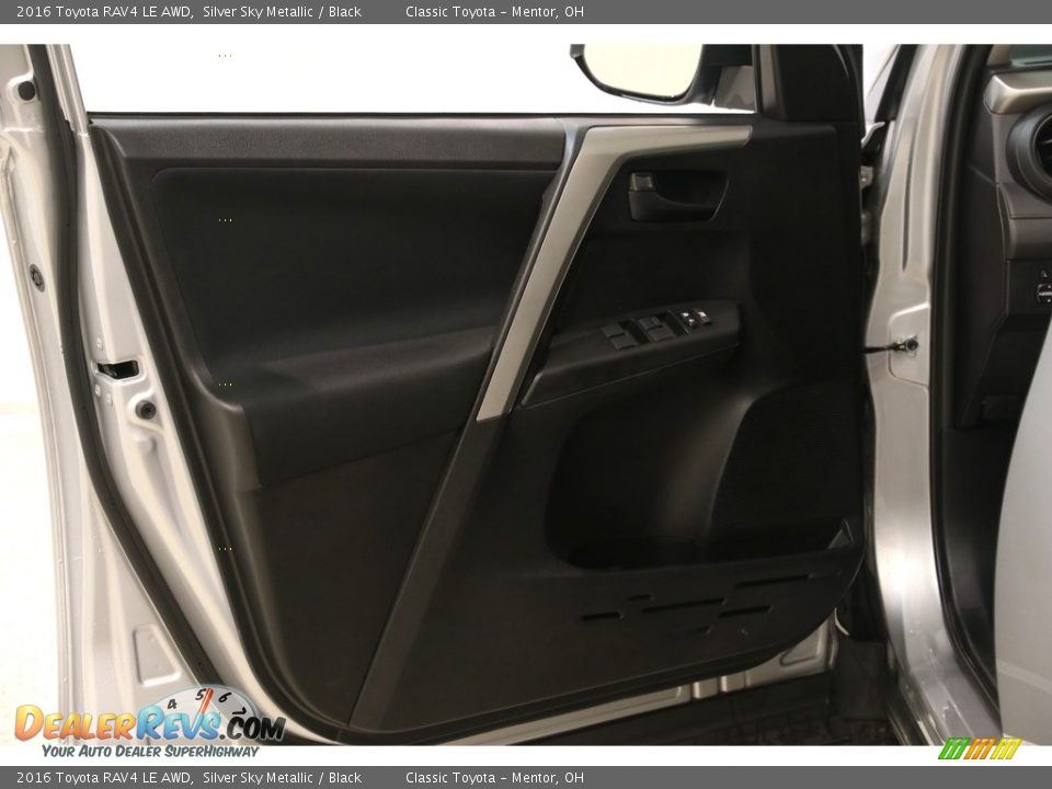 2016 Toyota RAV4 LE AWD Silver Sky Metallic / Black Photo #4