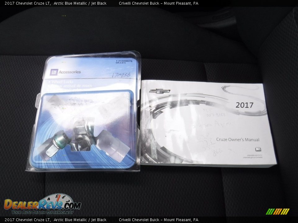 2017 Chevrolet Cruze LT Arctic Blue Metallic / Jet Black Photo #30