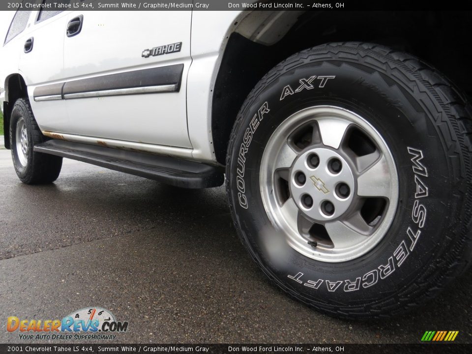 2001 Chevrolet Tahoe LS 4x4 Summit White / Graphite/Medium Gray Photo #3