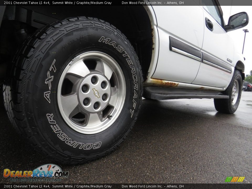 2001 Chevrolet Tahoe LS 4x4 Summit White / Graphite/Medium Gray Photo #15