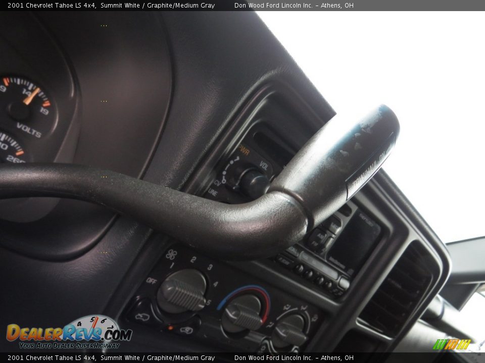 2001 Chevrolet Tahoe LS 4x4 Summit White / Graphite/Medium Gray Photo #30
