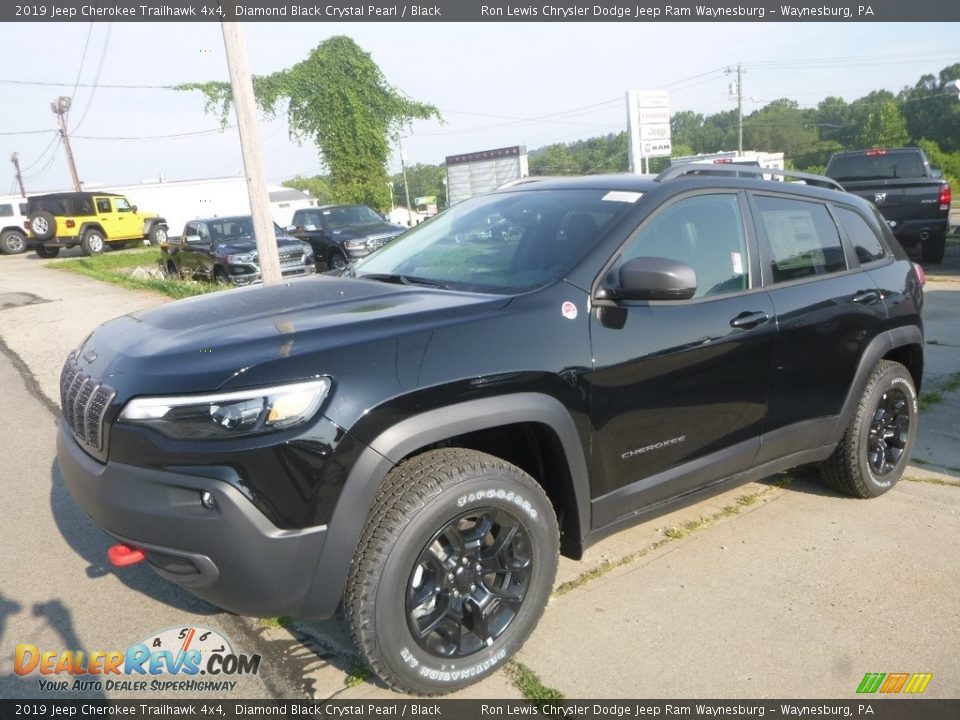 Front 3/4 View of 2019 Jeep Cherokee Trailhawk 4x4 Photo #1