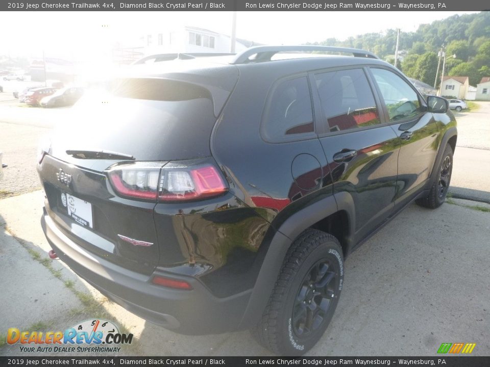 2019 Jeep Cherokee Trailhawk 4x4 Diamond Black Crystal Pearl / Black Photo #5