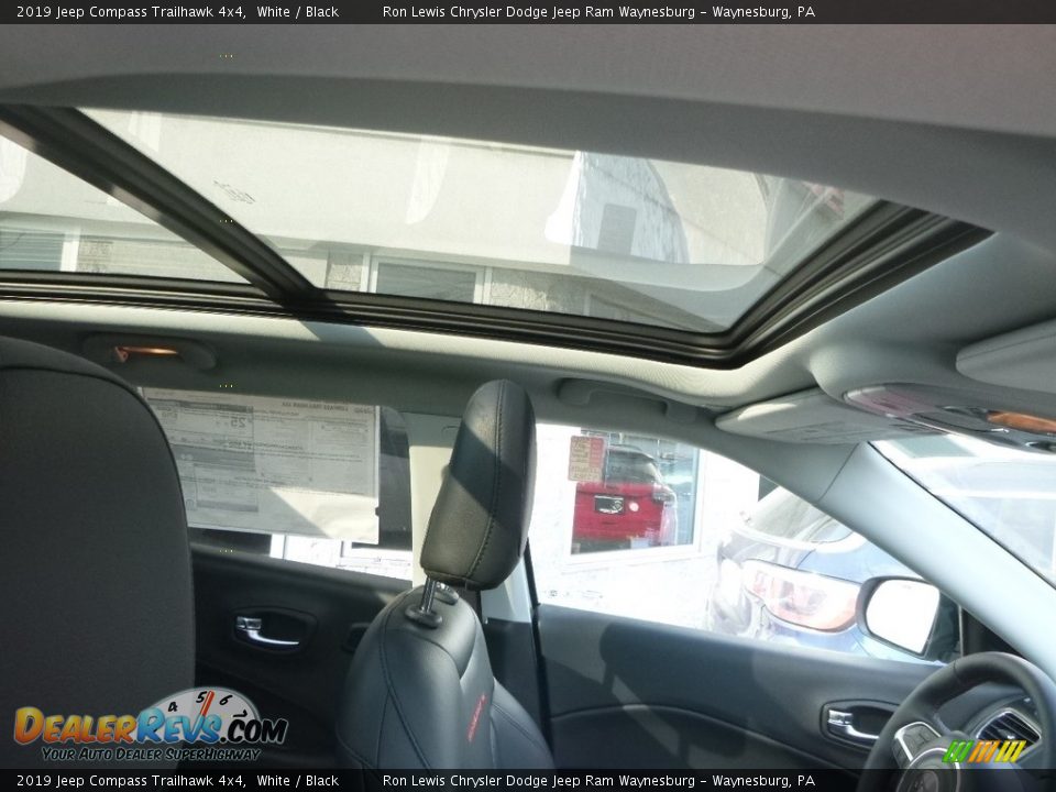 2019 Jeep Compass Trailhawk 4x4 White / Black Photo #11