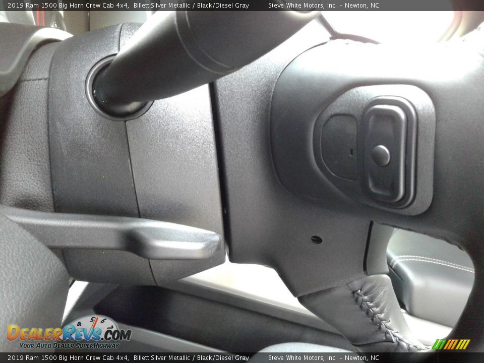 2019 Ram 1500 Big Horn Crew Cab 4x4 Billett Silver Metallic / Black/Diesel Gray Photo #18