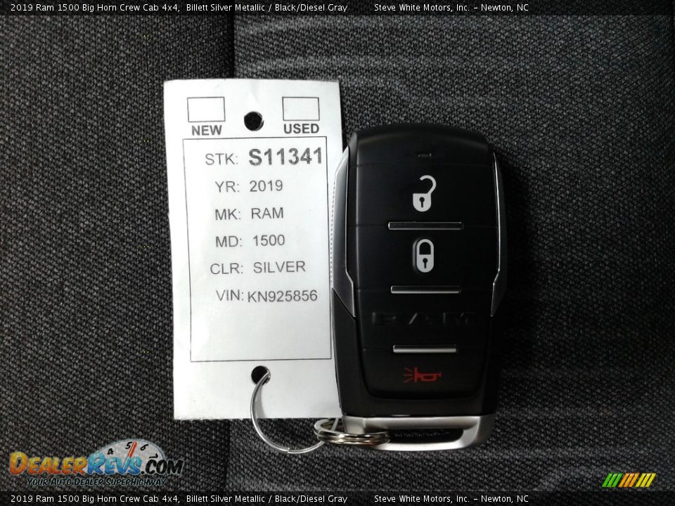 2019 Ram 1500 Big Horn Crew Cab 4x4 Billett Silver Metallic / Black/Diesel Gray Photo #30