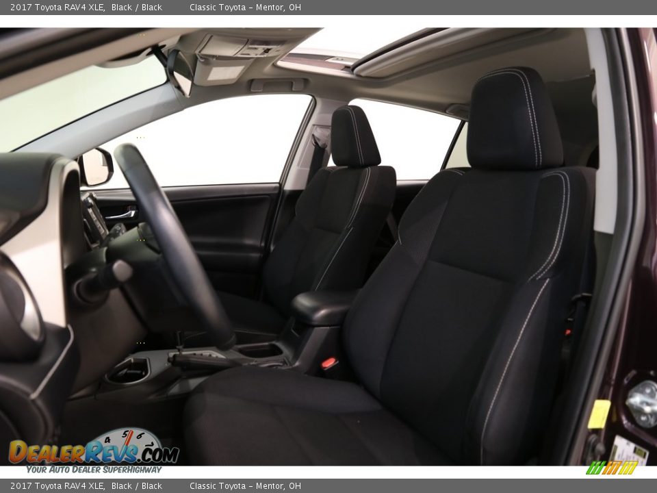 2017 Toyota RAV4 XLE Black / Black Photo #5