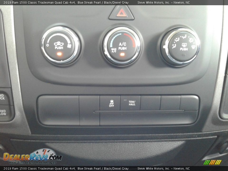 2019 Ram 1500 Classic Tradesman Quad Cab 4x4 Blue Streak Pearl / Black/Diesel Gray Photo #21