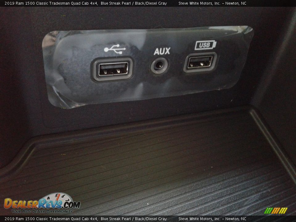 2019 Ram 1500 Classic Tradesman Quad Cab 4x4 Blue Streak Pearl / Black/Diesel Gray Photo #22