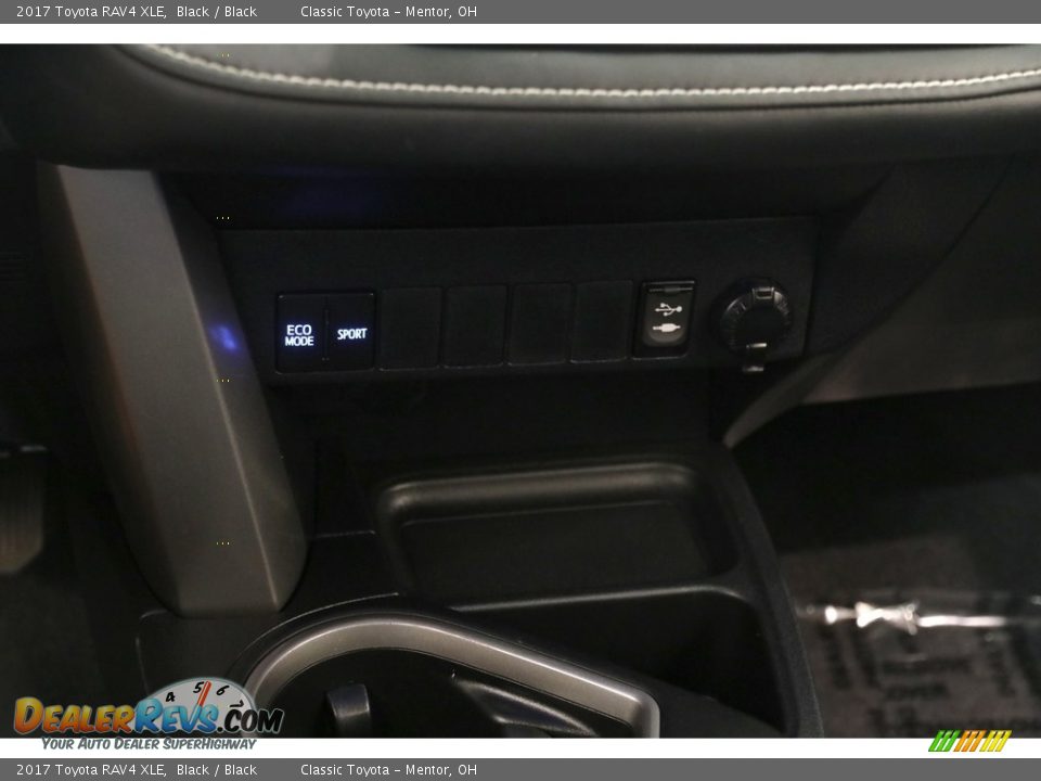 2017 Toyota RAV4 XLE Black / Black Photo #13