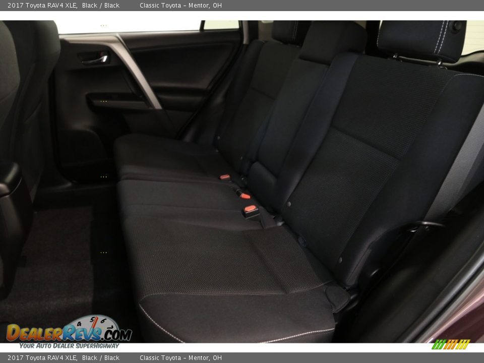 2017 Toyota RAV4 XLE Black / Black Photo #17