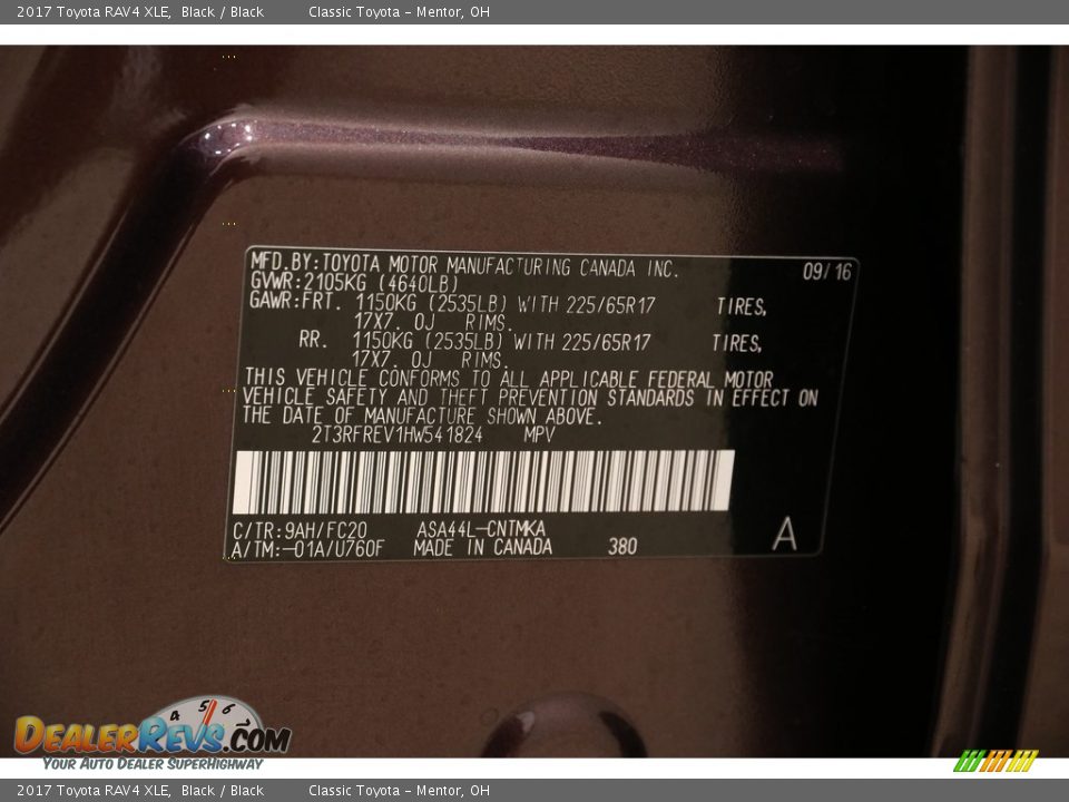 2017 Toyota RAV4 XLE Black / Black Photo #20