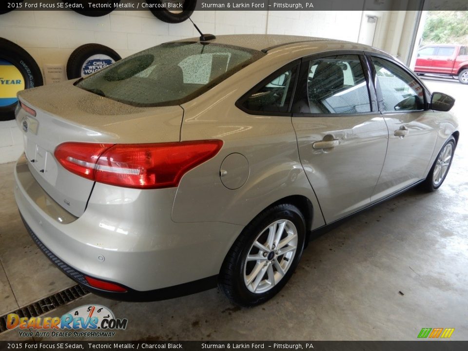 2015 Ford Focus SE Sedan Tectonic Metallic / Charcoal Black Photo #3