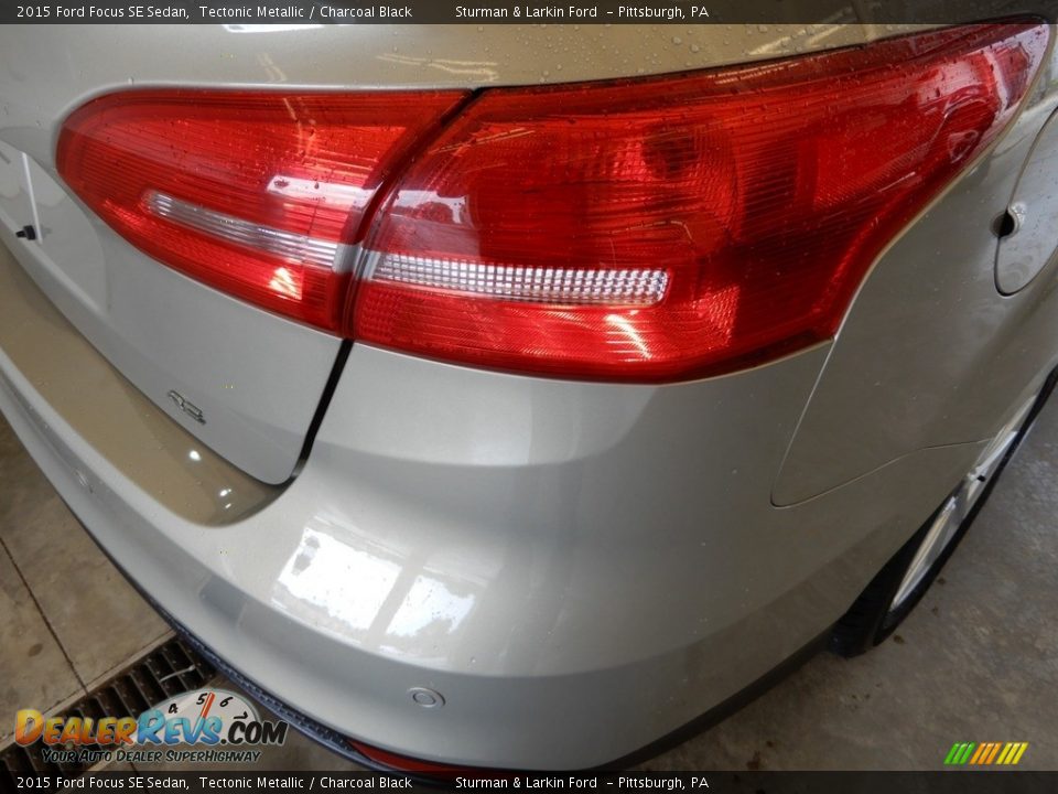 2015 Ford Focus SE Sedan Tectonic Metallic / Charcoal Black Photo #4