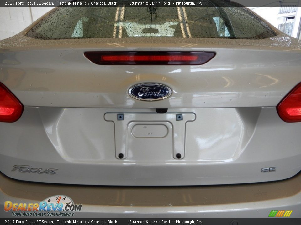 2015 Ford Focus SE Sedan Tectonic Metallic / Charcoal Black Photo #6