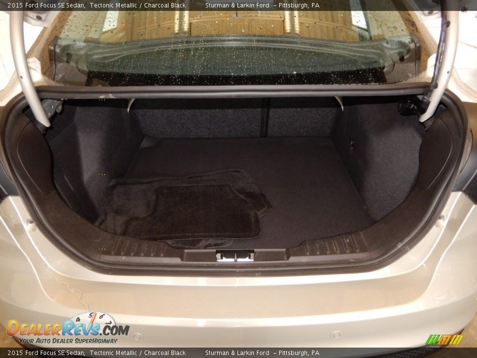 2015 Ford Focus SE Sedan Tectonic Metallic / Charcoal Black Photo #7