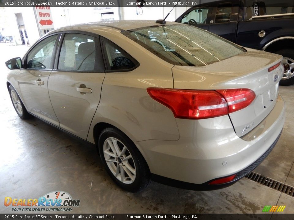 2015 Ford Focus SE Sedan Tectonic Metallic / Charcoal Black Photo #8